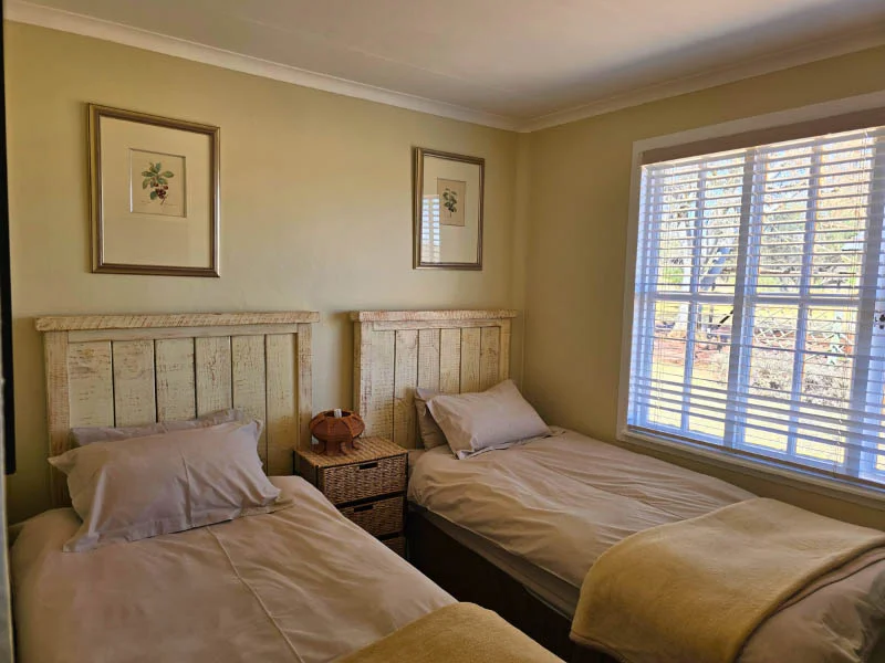 2 single beds