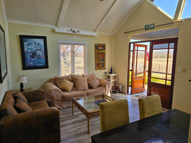 Cottage Three dining wide view