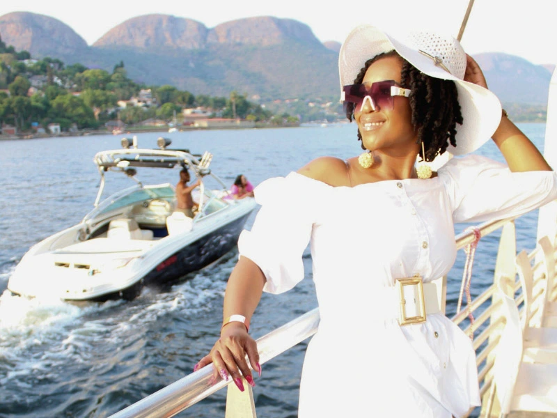 Enjoying a cruise on Harties with the best boat cruise company in the Northwest and most probably South Africa.