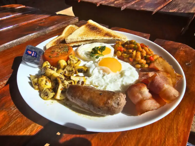 Imbabali Restaurant & Sports Bar is a haven of tranquillity in Magaliesburg.