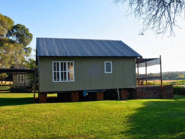 side cottage 2 view