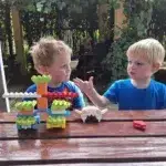 kids at restaurant